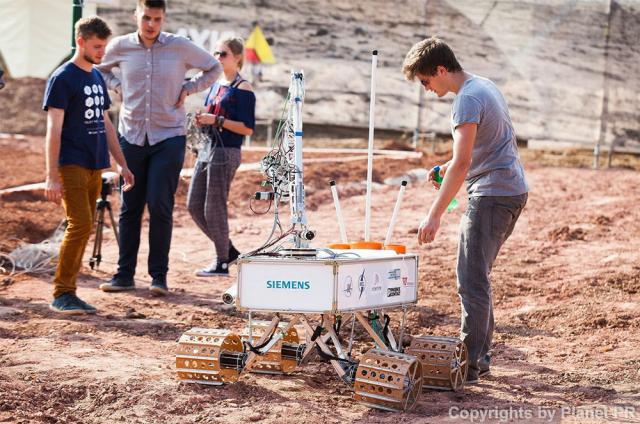 Łazik studentów PW podczas zawodów ERC 2014/fot. Planet PR