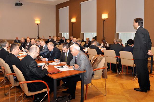 Prof. Robert Głębocki wprowadza uczestników w zagadnienia spotkaniaia